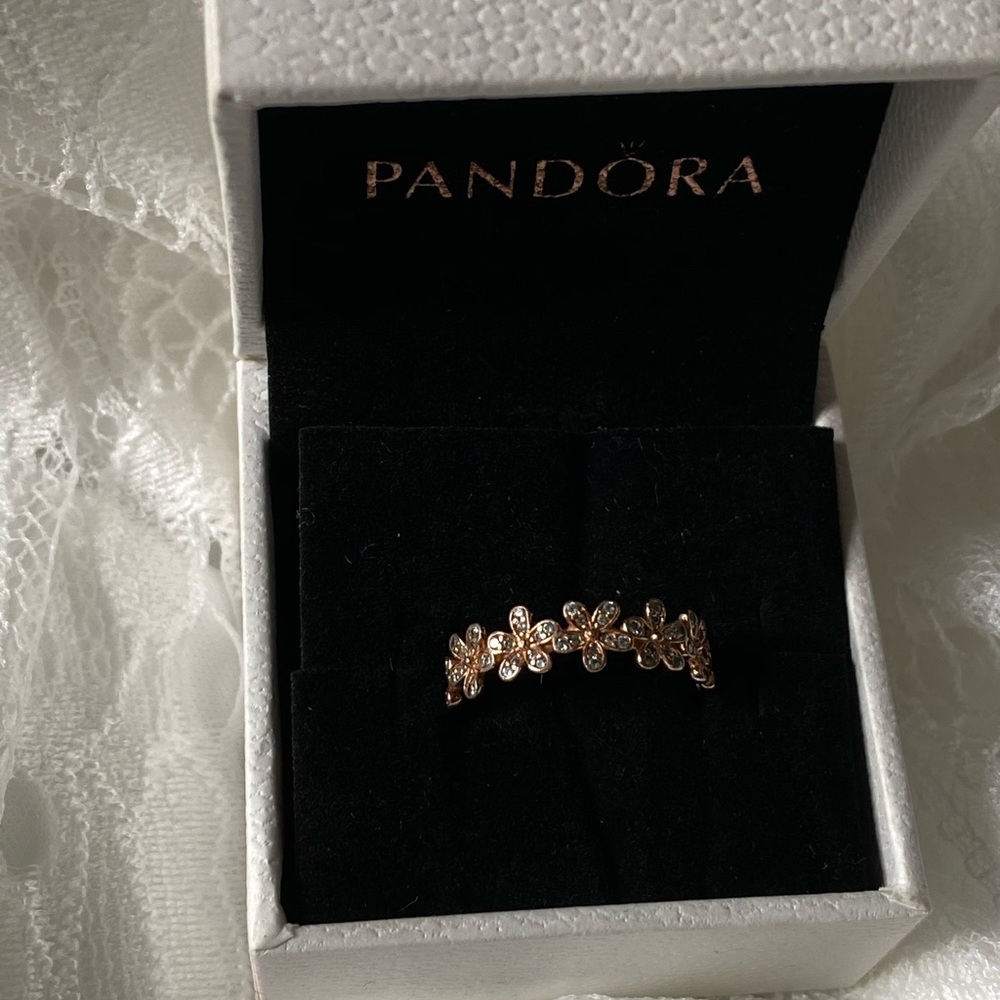 Pandora Rose daisy ring